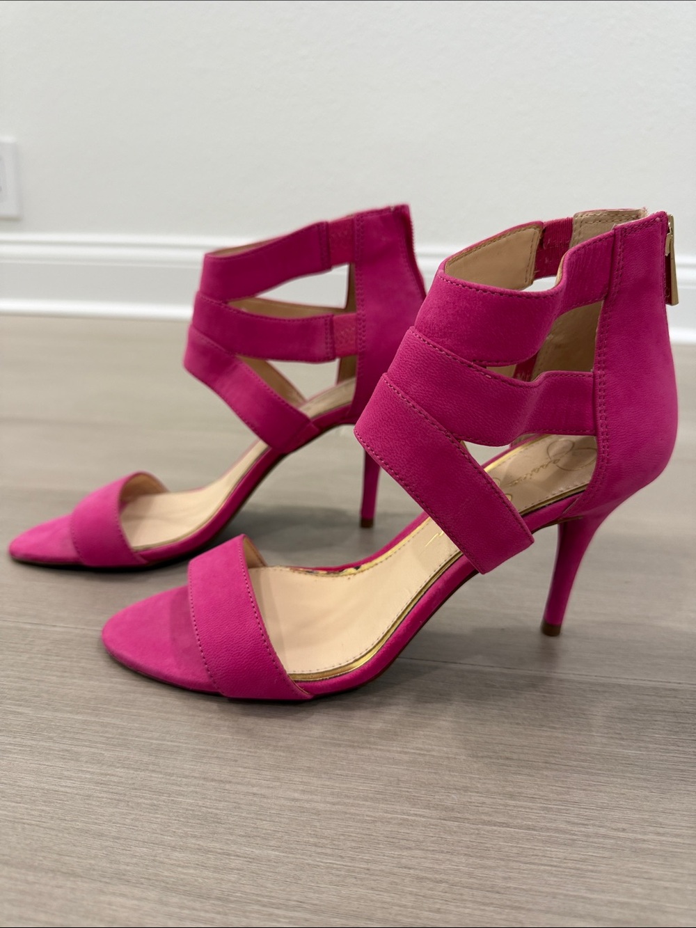 Jessica Simpson Women’s Strappy 3 inch High Heel - Fuchsia - Size 7.5